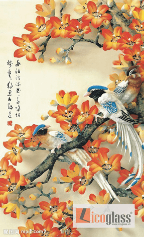 Mẫu tranh kính khắc chim hỷ tước, là một loài chim may mắn vô cùng, biểu tượng của sự cát tường. Thích hợp để treo trong phòng khách để mang lại bình an, tài lộc cho các thành viên trong gia đình. Ngoài ra tranh kính chim hỷ tước cũng thích hợp để treo ở nơi làm việc với mong muốn mang lại may mắn, thu hút khách hàng